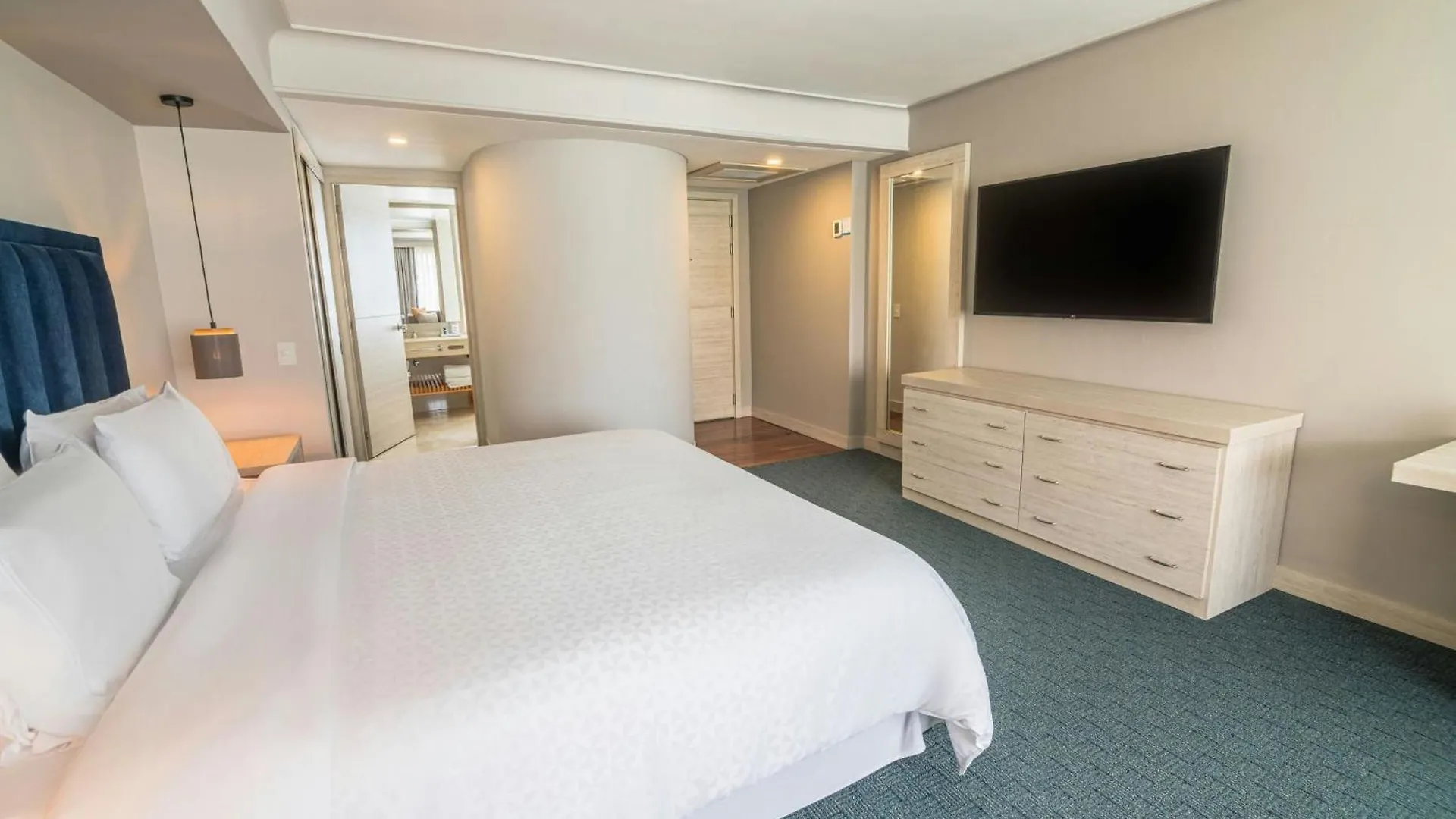 Four Points By Sheraton Medellín Hotel