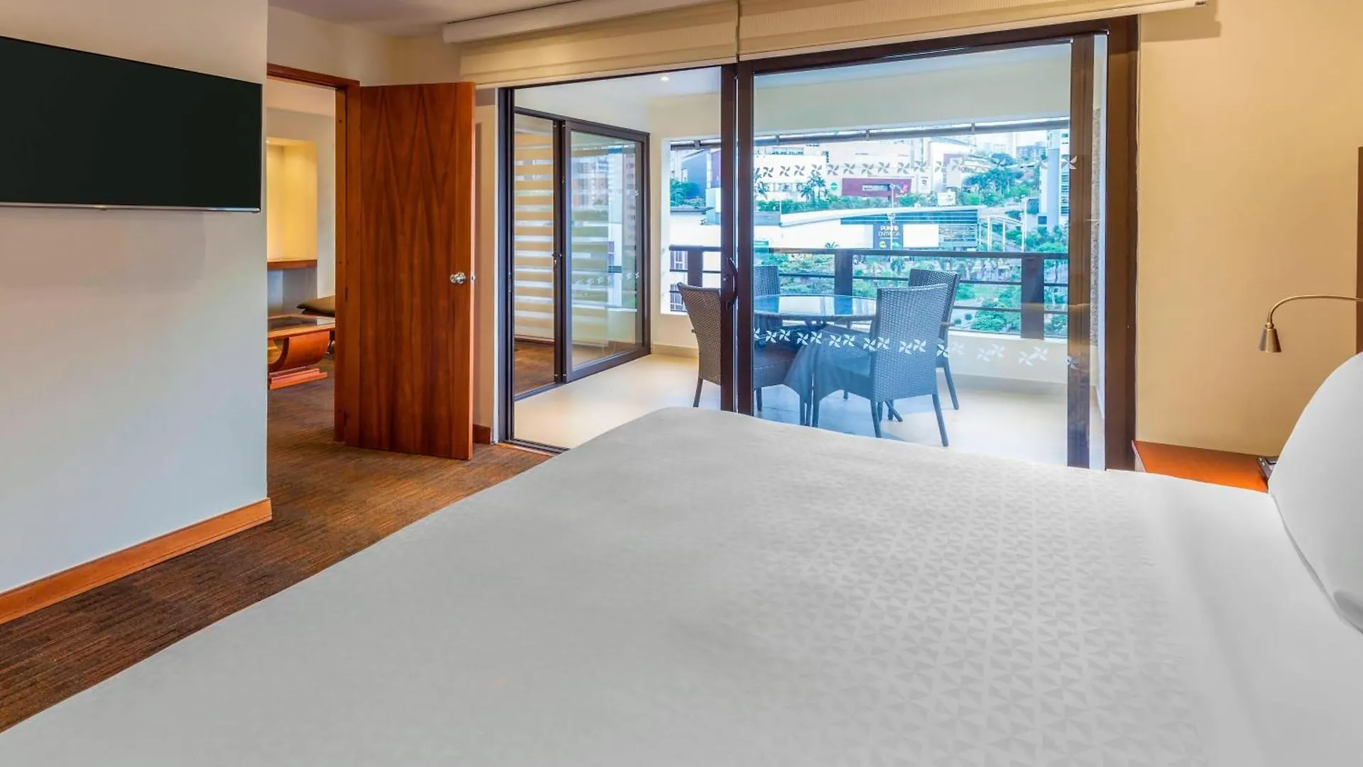 Four Points By Sheraton Medellín 4*,  Colombia