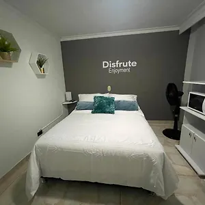 Habitación en casa particular Nuevo Y Comodo Alojamiento Laureles, Habitación Privada, Medellín