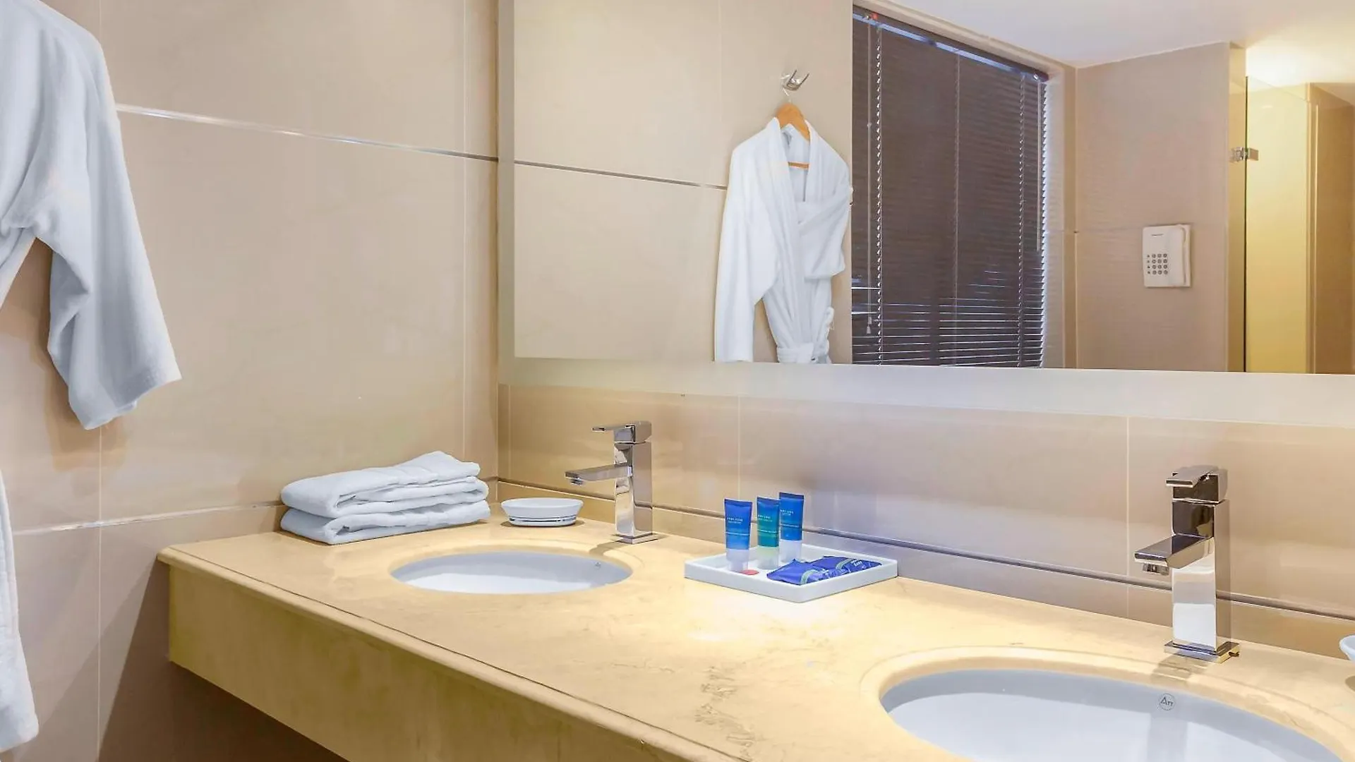 Four Points By Sheraton Medellin Hotel