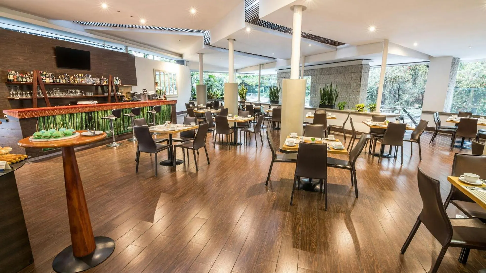 Four Points By Sheraton Medellin 4*,  Colombia