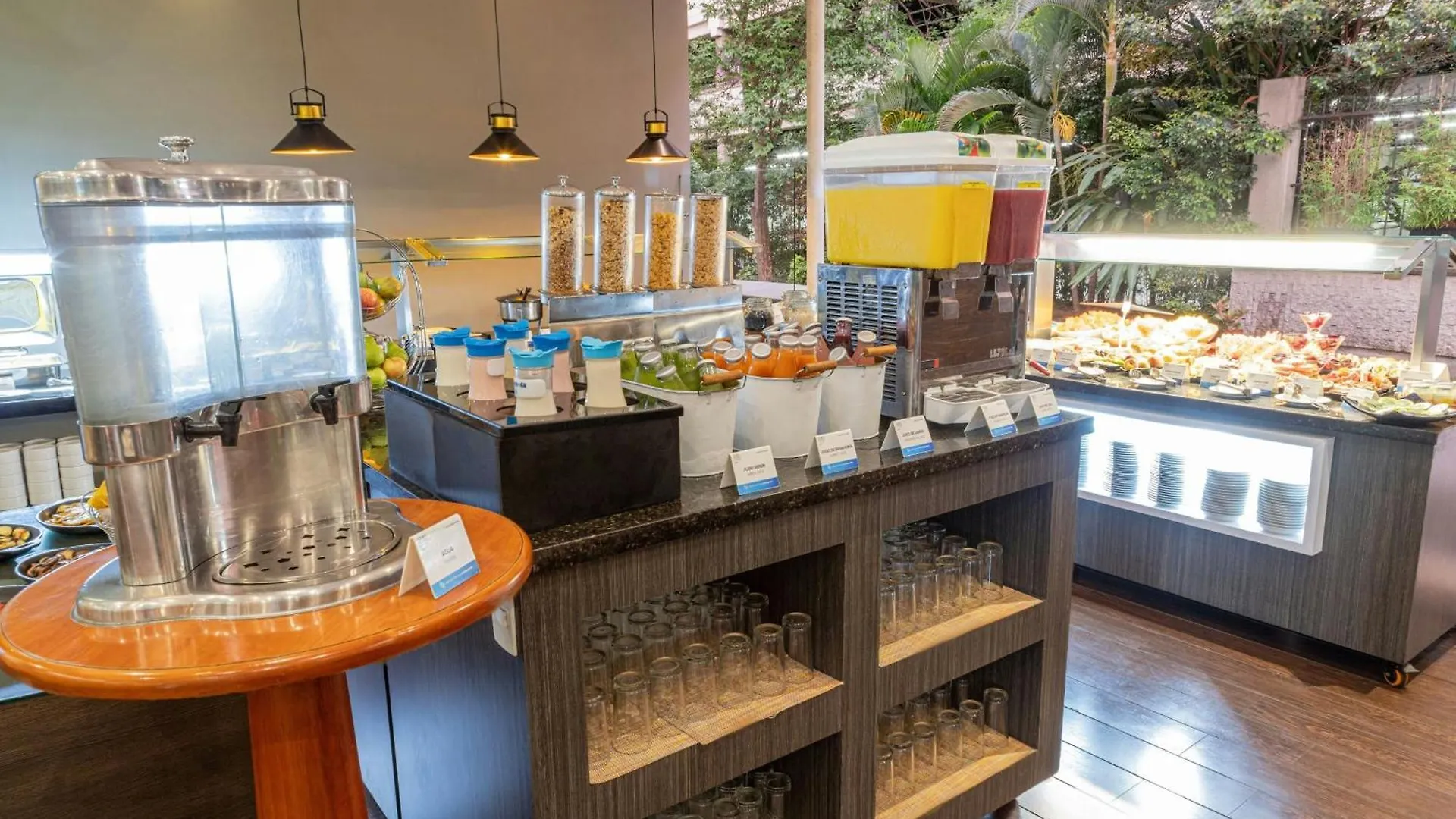 Four Points By Sheraton Medellin Hotel