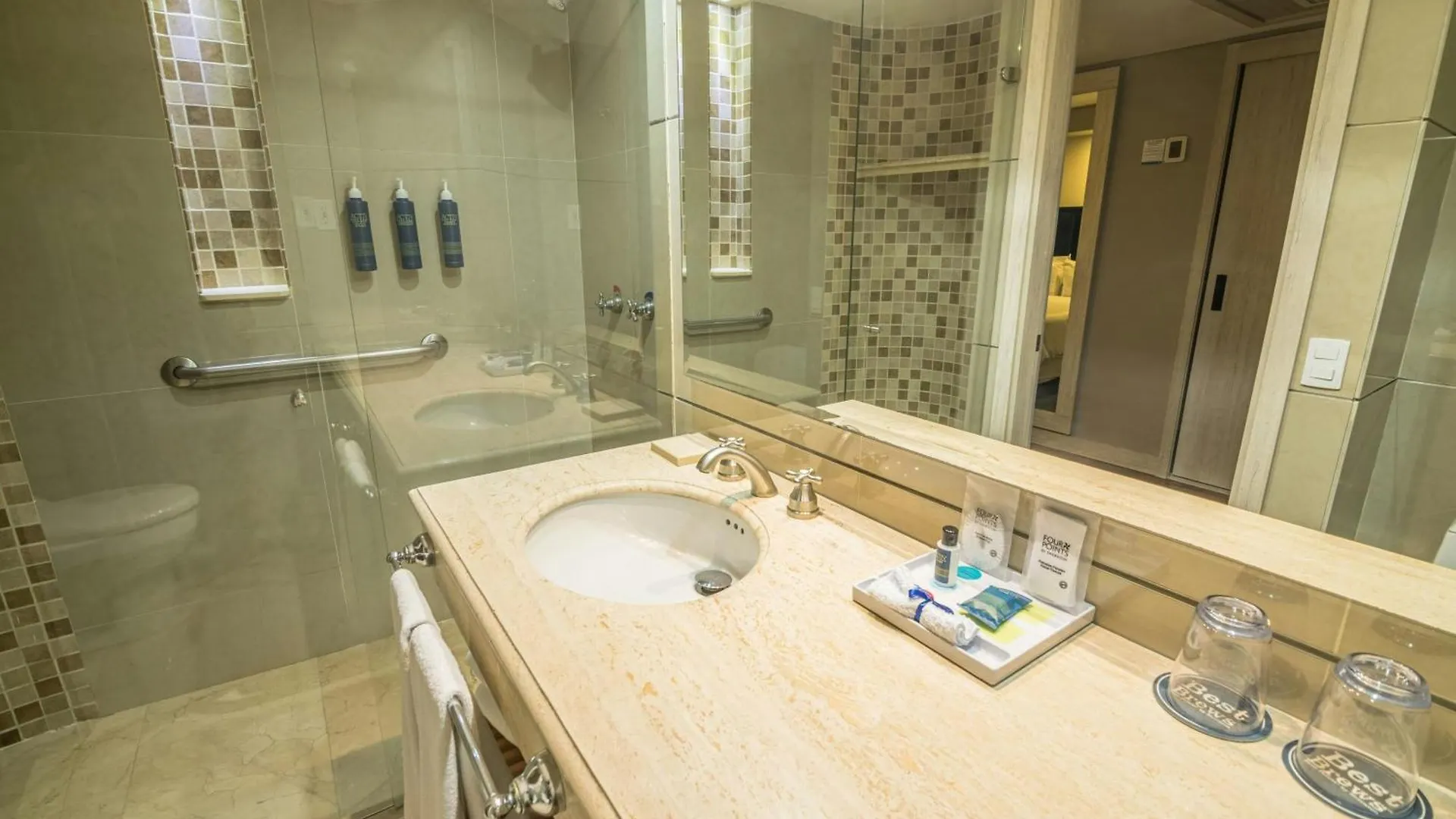 **** Hotel Four Points By Sheraton Medellin Colombia